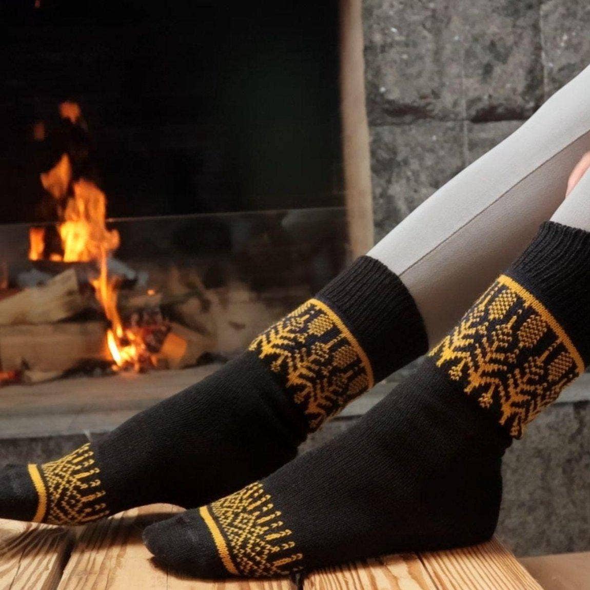 Nordic Socks Merino Wool in PERFORM™ (Yule - Black) - Unisex