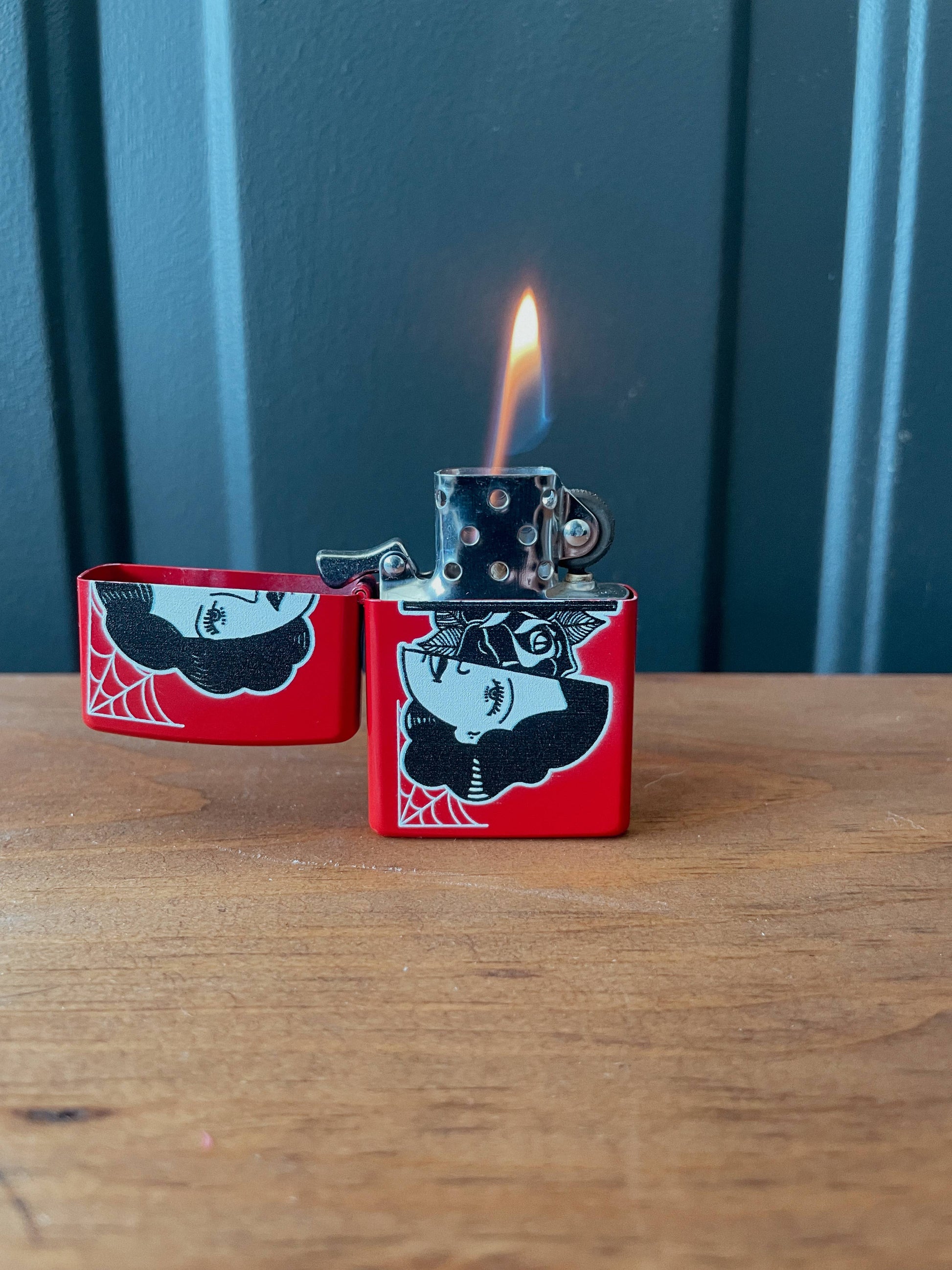 Refillable Split Woman Face Rose Lighter Wind Proof